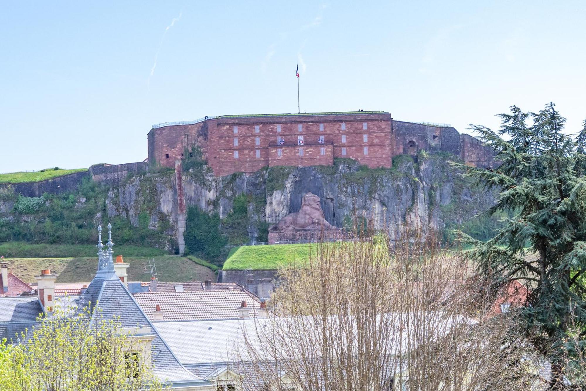 Grand Hotel Du Tonneau D'Or Belfort Kültér fotó