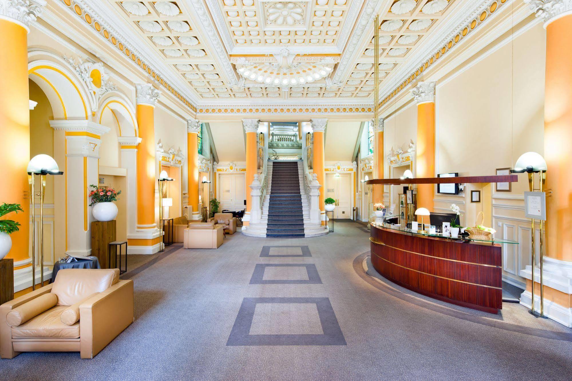 Grand Hotel Du Tonneau D'Or Belfort Kültér fotó